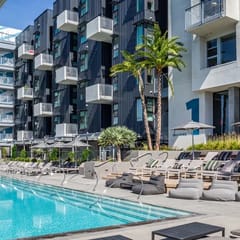 Pool|Jacuzzi|Cinema|Parking|GrilRoofTOP|FirePlace