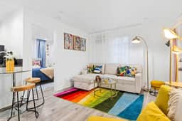 Private Culver City Stay |Hot Tub|Parking | Grill. - Image 2