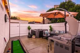 Private Culver City Stay |Hot Tub|Parking | Grill - Imagen 3