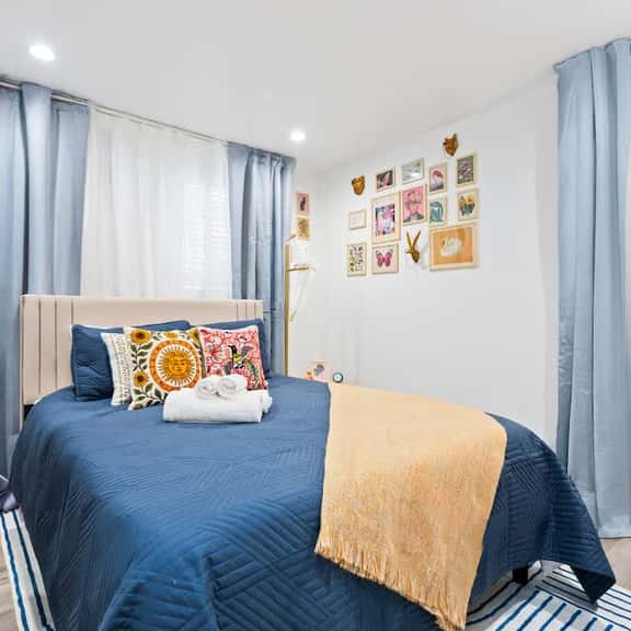 Private Culver City Stay |Hot Tub|Parking | Grill - Imagen 1